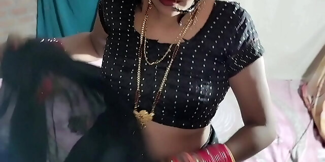 Enjoy Free Streaming Indian XXX Desi Video Black Saree Blouse Petticoat And Panty 16:16 xxx Sex Video & Movies