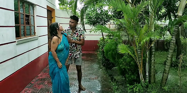 Enjoy Free Streaming Indian Hot Aunty Outdoor Sex At Rainy Day! Hardcore Sex 9:01 xxx Sex Video & Movies