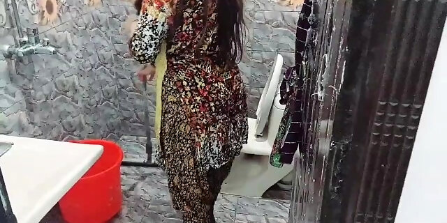 amateur,ass,bathroom,blowjob,boobs,climax,dirty talk,fucking,hindi,indian,indian wife,mature,milf,pakistani,verified