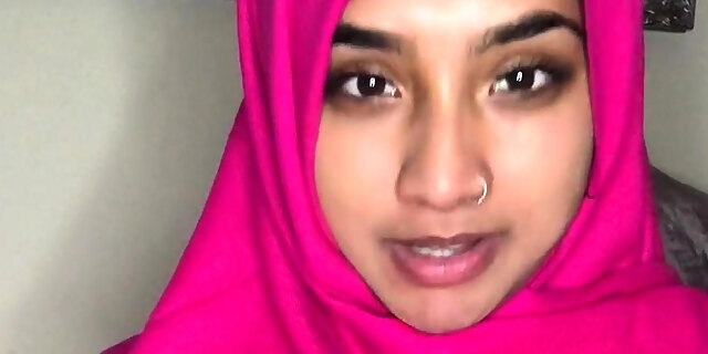 amateur,beautiful,indian,masturbating,solo,toys,webcam,wife